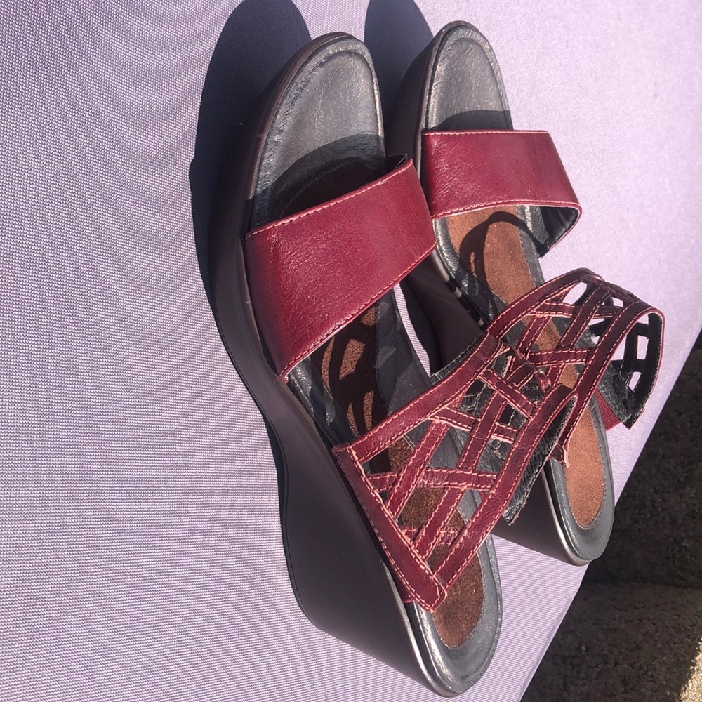 Naot Sandle
